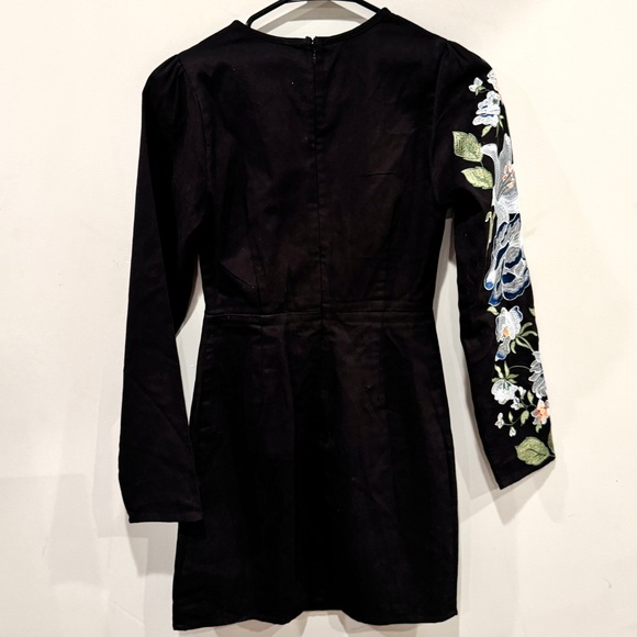 ASOS Women’s Black Blue Floral Embroidered Long Puff Sleeve Dress Size 0 NWOT - Picture 8 of 13